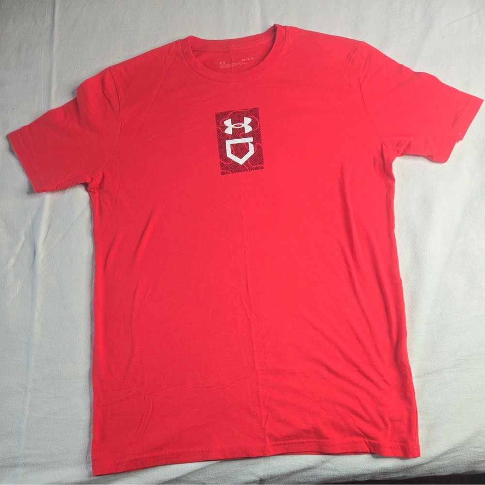 NWT Under Armour Men's Graphic SS Loose Red Short Sleeve T-Shirt Size M UA170